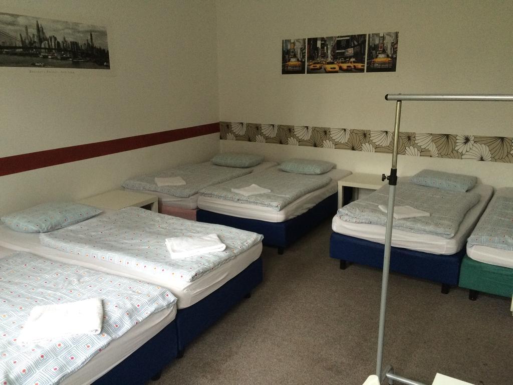 Charles Square Hostel Praga Quarto foto
