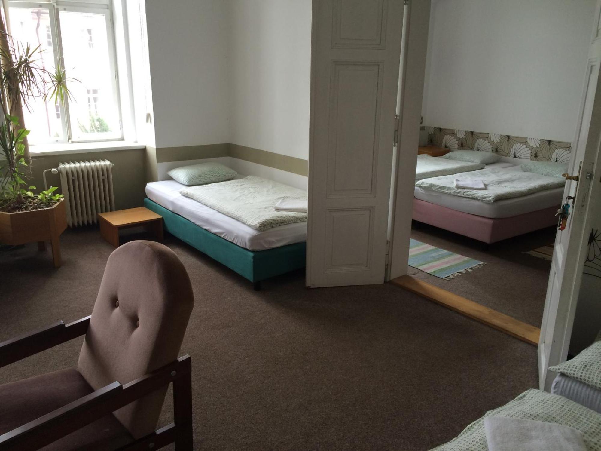 Charles Square Hostel Praga Quarto foto