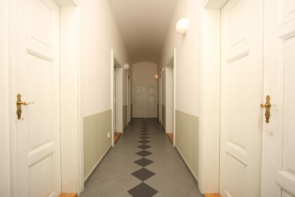 Charles Square Hostel Praga Exterior foto